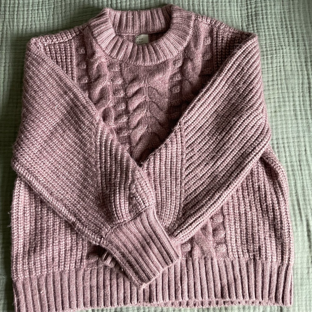 Pink cable knit sweater, size L, very good condition, soft and warm